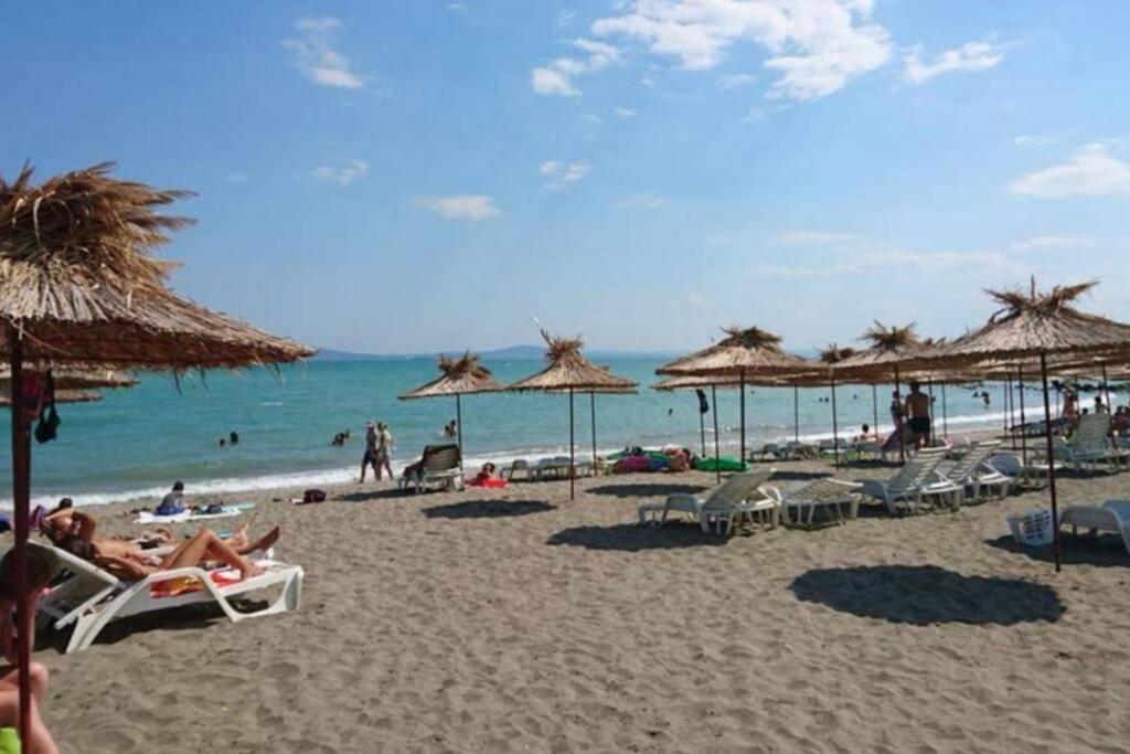 Seaview apartment - Clara Sarafovo - 50m to sea Burgas Exterior foto